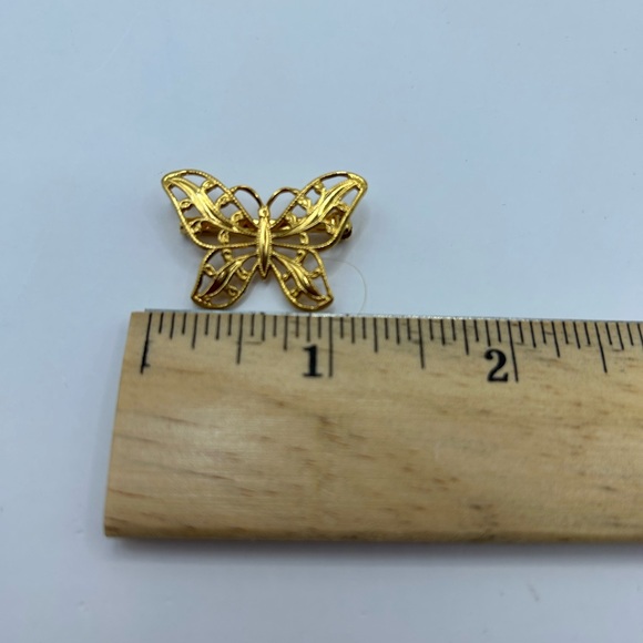 Napier Filigree Butterfly Gold Tone Brooch - Picture 5 of 5